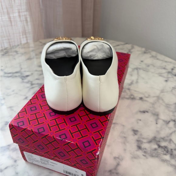 Elegant White and Black Flats with Gold Accent - Picture 4 of 5